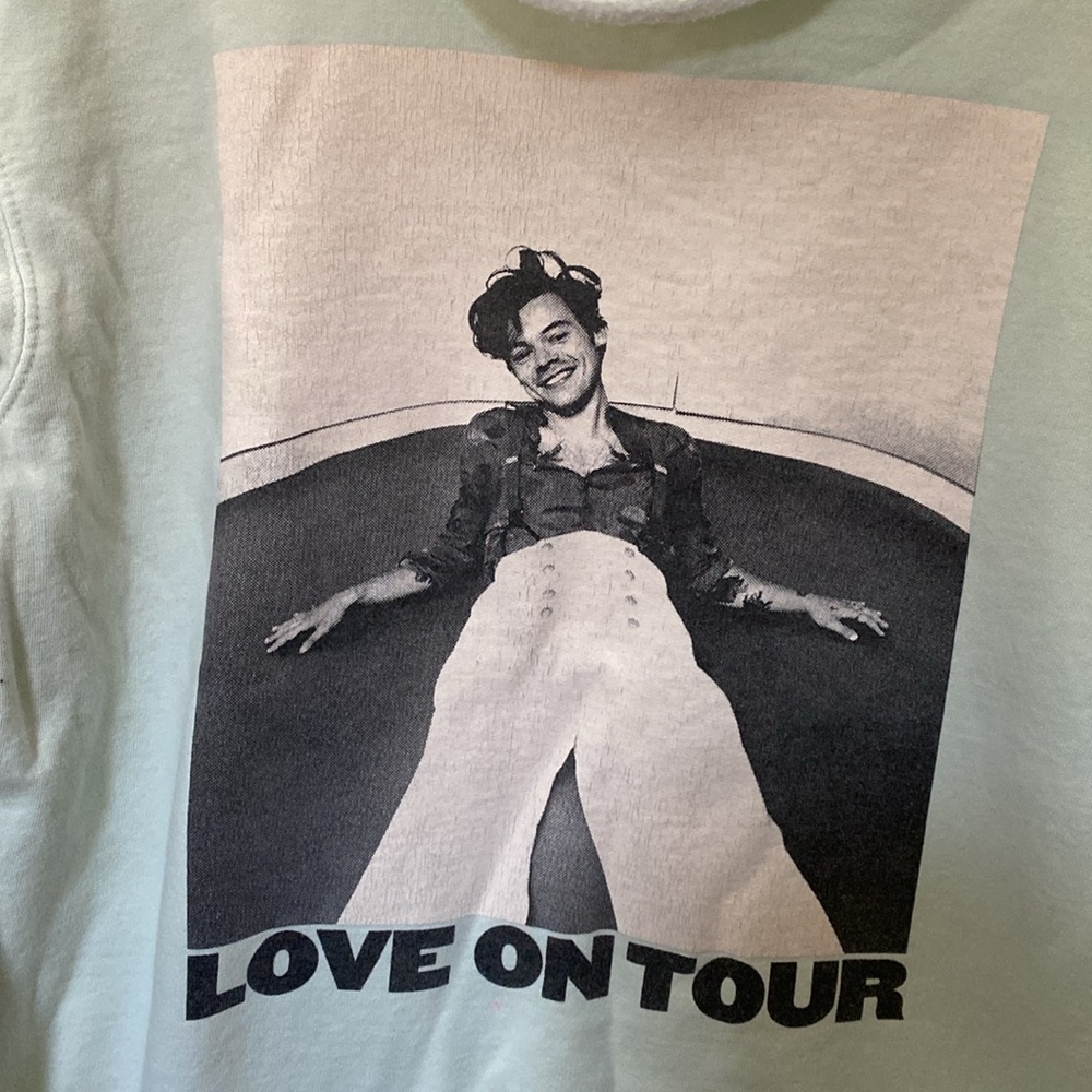 Harry Styles Love On Tour Merch Crewneck - Picture 4 of 5